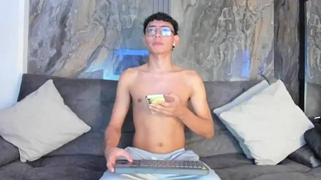 Snapshot of Daviid_laidd chatting on 10/20/25, 08:20 Daviid laidd online show from 10/20/25, 08:20