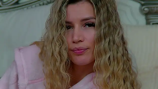 IvySamek online show from 02/14/25, 07:02