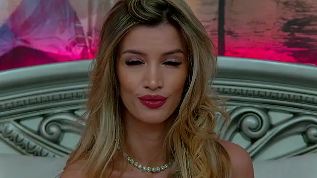 IvySamek online show from 03/03/25, 12:26