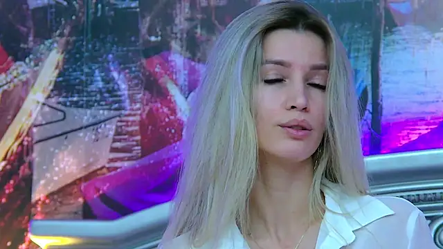 IvySamek online show from 10/06/25, 06:16