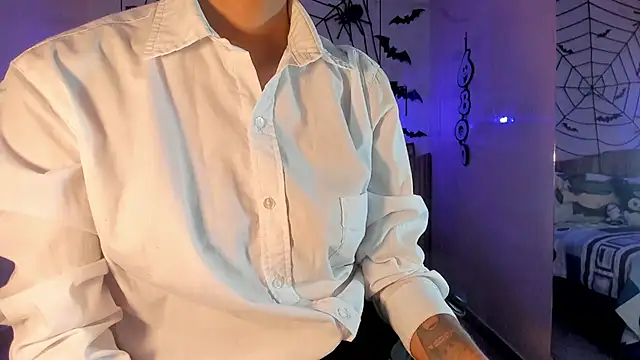 IamNayuta online show from 10/24/25, 07:43