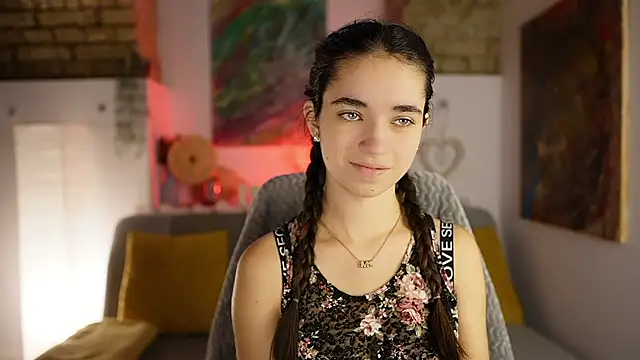 Gia Paige18 online show from 12/06/24, 08:59