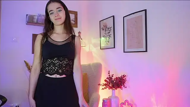 Gia Paige18 online show from 10/31/25, 09:10