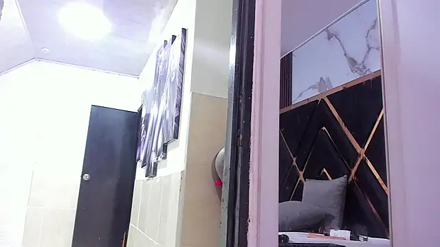 Snapshot of sweetebonny1 chatting on 12/03/24, 04:39 sweetebonny1 online show from 12/03/24, 04:39