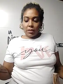 ELLA KELLY online show from 11/20/25, 11:32