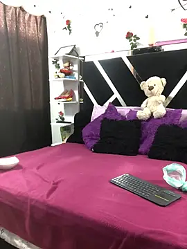 Snapshot of 1lovelygirls chatting on 09/26/25, 12:09 1lovelygirls online show from 09/26/25, 12:09