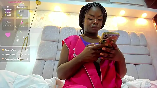 Snapshot of amina_west chatting on 10/04/25, 12:03 amina west online show from 10/04/25, 12:03