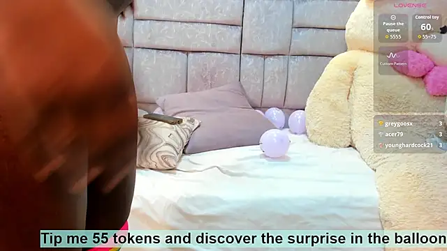 Snapshot of amina_west chatting on 11/02/25, 10:50 amina west online show from 11/02/25, 10:50