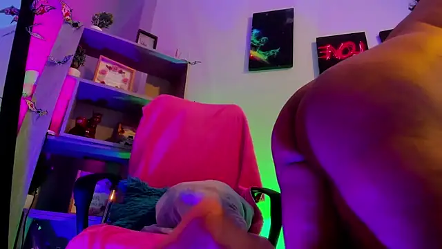 kuromi69 online show from 10/15/25, 04:12