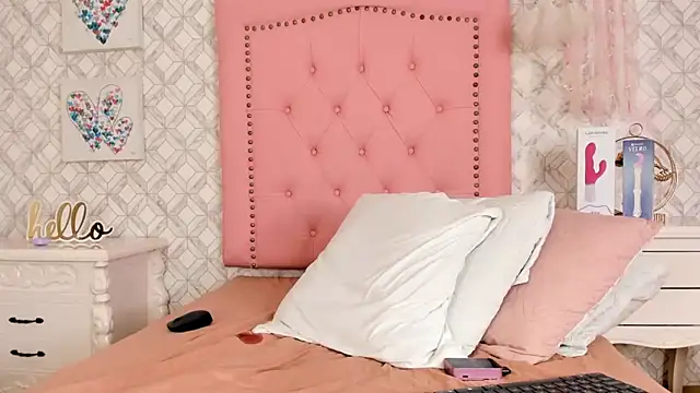 Snapshot of Sara__Williams chatting on 01/17/25, 06:47 Sara Williams online show from 01/17/25, 06:47