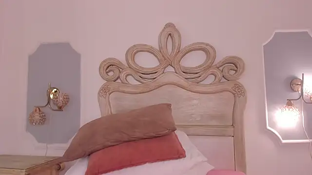 Snapshot of Sara__Williams chatting on 09/16/25, 04:02 Sara Williams online show from 09/16/25, 04:02