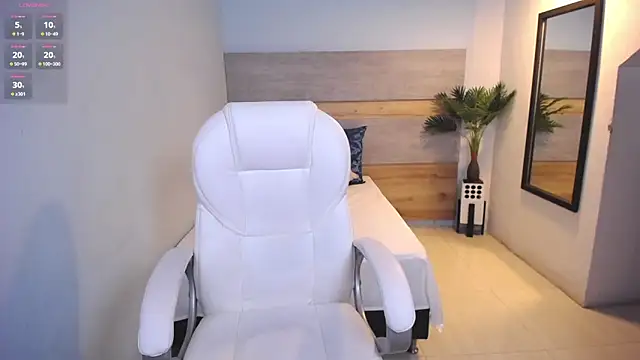 Snapshot of Violetta_rainbow chatting on 01/11/25, 03:44 Violetta rainbow online show from 01/11/25, 03:44