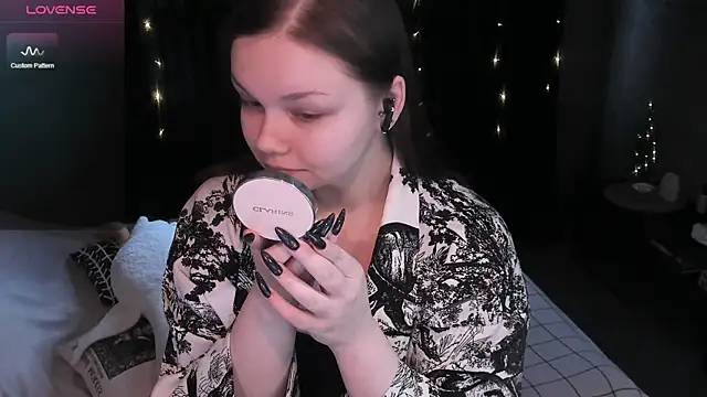 Snapshot of EvaBae chatting on 12/13/24, 07:36 EvaBae online show from 12/13/24, 07:36