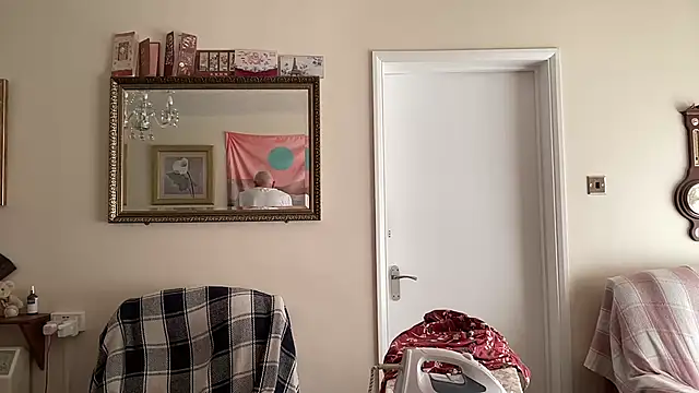 cutaboverest online show from 09/30/25, 01:05