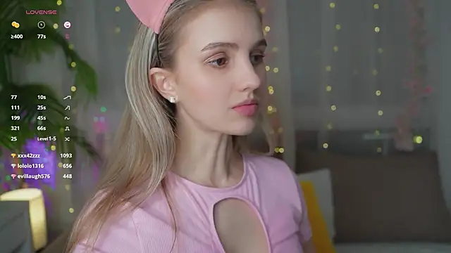 Fluffy-Angel online show from 12/25/24, 03:17