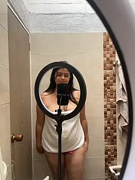 Stephania 18 online show from 11/16/25, 03:06