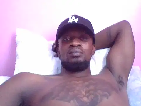 Snapshot of Tonedom chatting on 10/29/25, 09:55 Tonedom online show from 10/29/25, 09:55