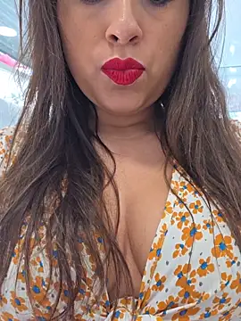 GatitaXD27 online show from 11/22/25, 10:36