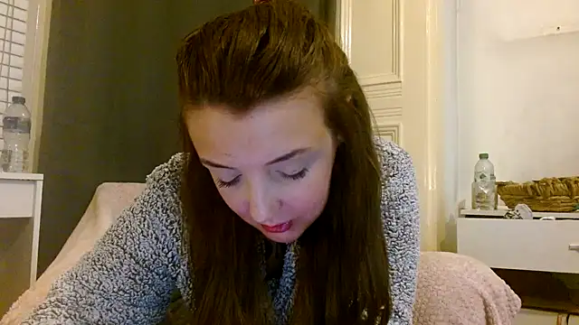 LucyLuxee19 online show from 02/05/25, 06:04