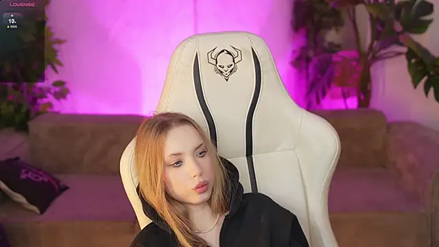 Linda054 online show from 10/29/25, 04:15