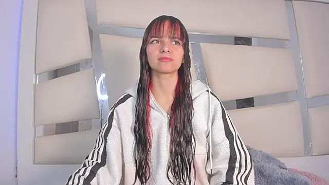 chrystal js online show from 02/20/25, 01:08