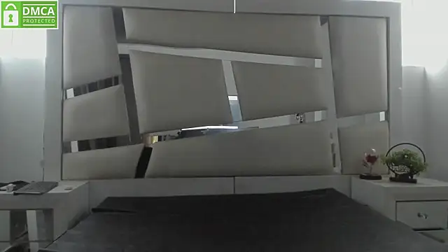 chrystal js online show from 02/05/26, 05:39