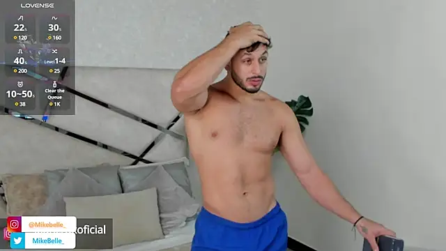 Snapshot of mike_belle chatting on 12/31/24, 08:34 mike belle online show from 12/31/24, 08:34