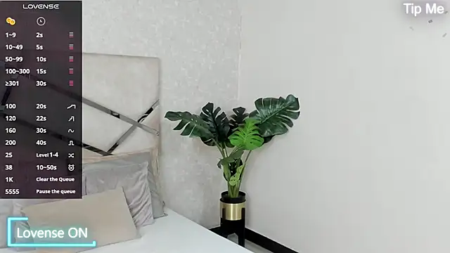 Snapshot of mike_belle chatting on 01/14/25, 11:16 mike belle online show from 01/14/25, 11:16