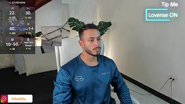 Snapshot of mike_belle chatting on 02/11/25, 07:59 mike belle online show from 02/11/25, 07:59