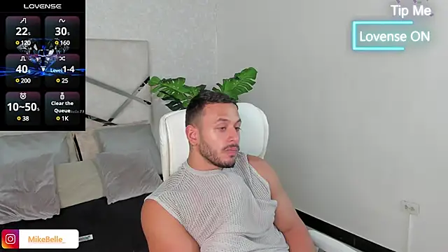 Snapshot of mike_belle chatting on 03/14/25, 07:12 mike belle online show from 03/14/25, 07:12