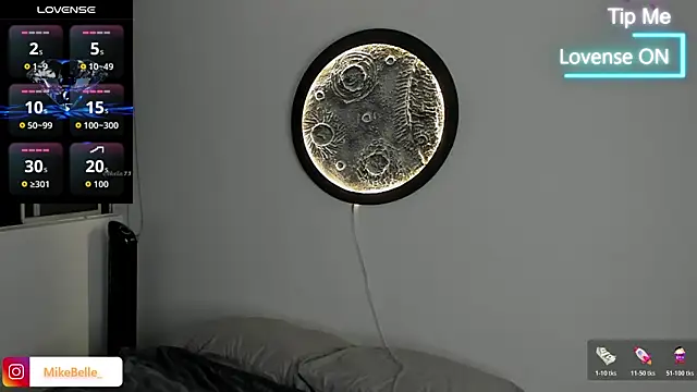 Snapshot of mike_belle chatting on 11/18/25, 12:27 mike belle online show from 11/18/25, 12:27