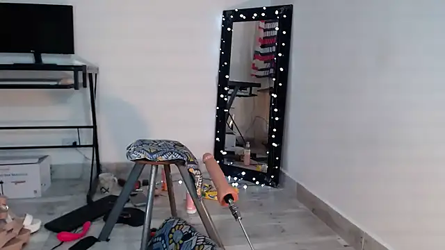 Amelie hills02 online show from 01/26/25, 12:01