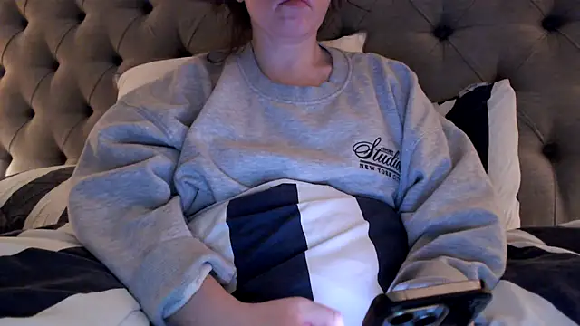 Sandysecret online show from 11/18/25, 08:02