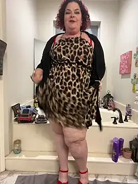 Snapshot of MsStrawbooty chatting on 12/18/24, 01:48 MsStrawbooty online show from 12/18/24, 01:48