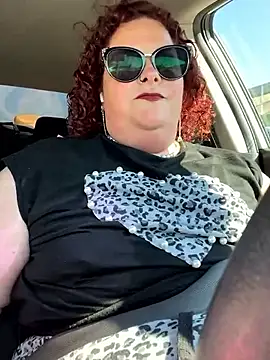 Snapshot of MsStrawbooty chatting on 10/09/25, 08:18 MsStrawbooty online show from 10/09/25, 08:18