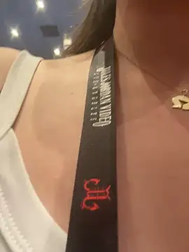 Snapshot of nerdynina chatting on 01/22/25, 09:32 nerdynina online show from 01/22/25, 09:32