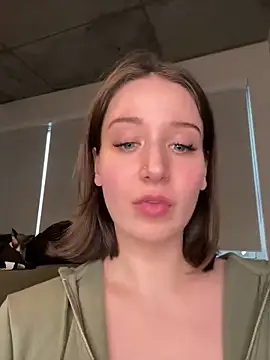 Snapshot of nerdynina chatting on 02/17/25, 01:04 nerdynina online show from 02/17/25, 01:04