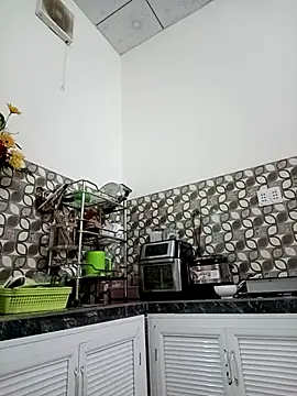 Snapshot of ___Erin___ chatting on 03/16/25, 03:28 Erin online show from 03/16/25, 03:28