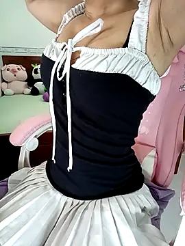 Snapshot of ___Erin___ chatting on 10/20/25, 03:45 Erin online show from 10/20/25, 03:45