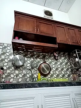 Snapshot of ___Erin___ chatting on 10/25/25, 03:47 Erin online show from 10/25/25, 03:47