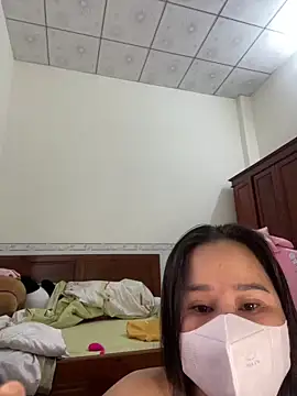    Erin    online show from 04/22/26, 02:14