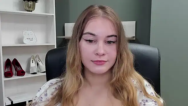 Snapshot of kitty_valeria chatting on 11/06/25, 09:59 kitty valeria online show from 11/06/25, 09:59