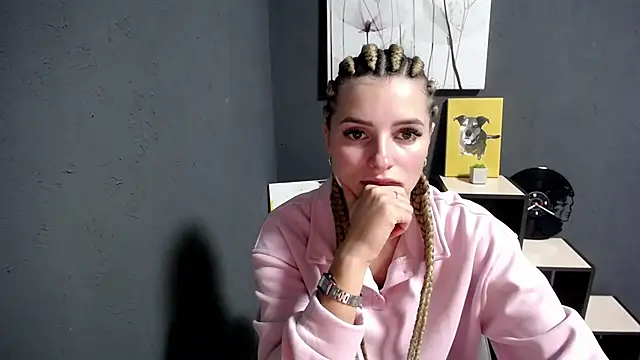 lady olivia  online show from 10/14/25, 03:35