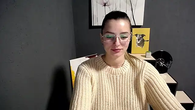 lady olivia  online show from 10/28/25, 02:31