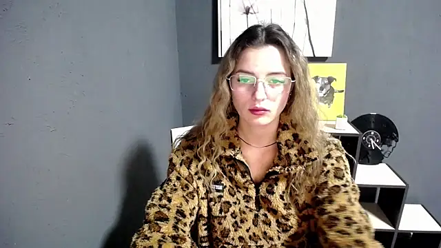 lady olivia  online show from 10/29/25, 05:14