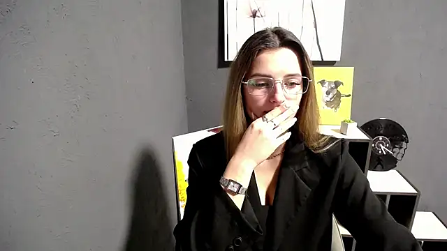 lady olivia  online show from 10/31/25, 02:18