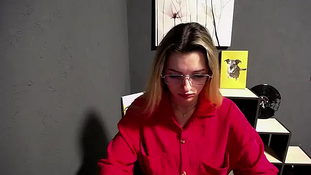 lady olivia  online show from 04/24/26, 11:56