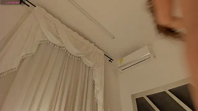 Samanntha Rose online show from 02/12/26, 01:17