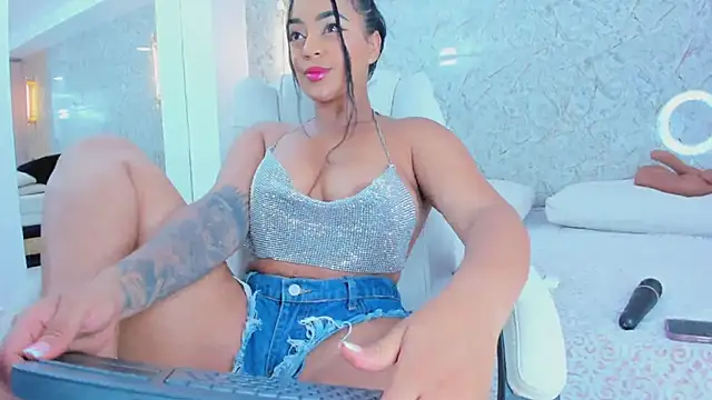 Snapshot of ximena_case chatting on 09/19/25, 03:52 ximena case online show from 09/19/25, 03:52