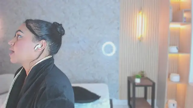 Snapshot of ximena_case chatting on 10/06/25, 03:31 ximena case online show from 10/06/25, 03:31